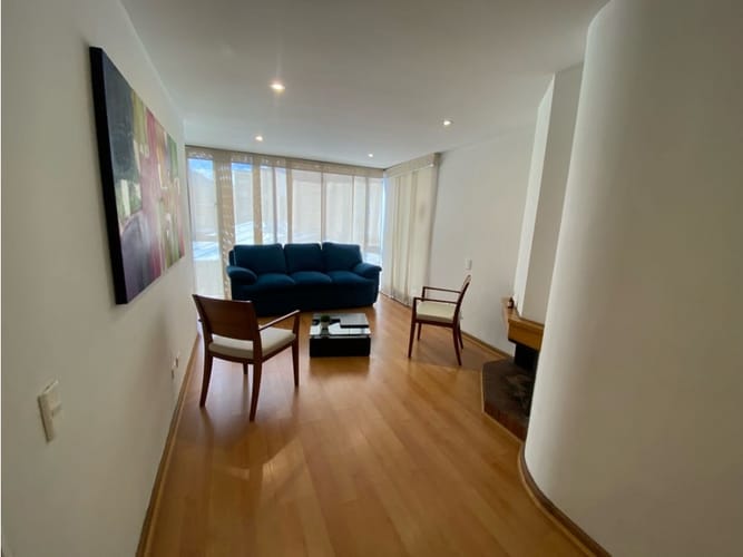 Apartamento de 3 alcobas en venta en Santa Barbara Central, Bogotá, 105 m² · foto 3 de 11