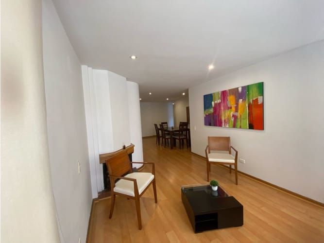 Apartamento de 3 alcobas en venta en Santa Barbara Central, Bogotá, 105 m² · foto 5 de 11