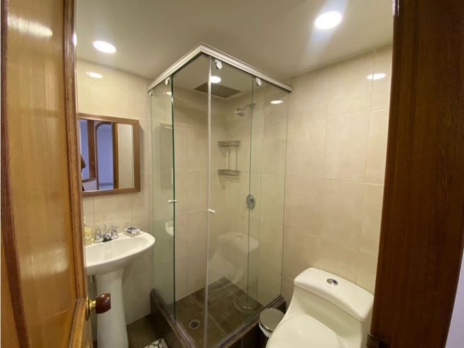 Apartamento de 3 alcobas en venta en Santa Barbara Central, Bogotá, 105 m² · foto 6 de 11