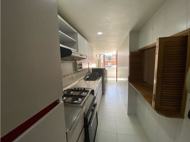 Apartamento de 3 alcobas en venta en Santa Barbara Central, Bogotá, 105 m² · foto 9 de 11