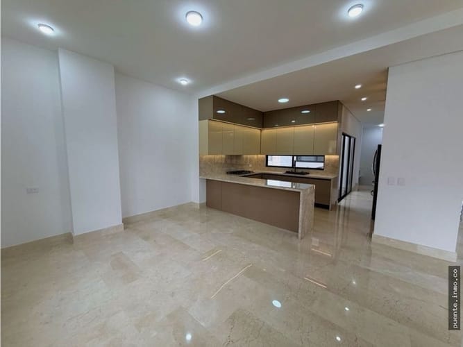 Apartamento de 3 alcobas en arriendo en Santa Teresita, Cali, 244 m² · foto 5 de 24