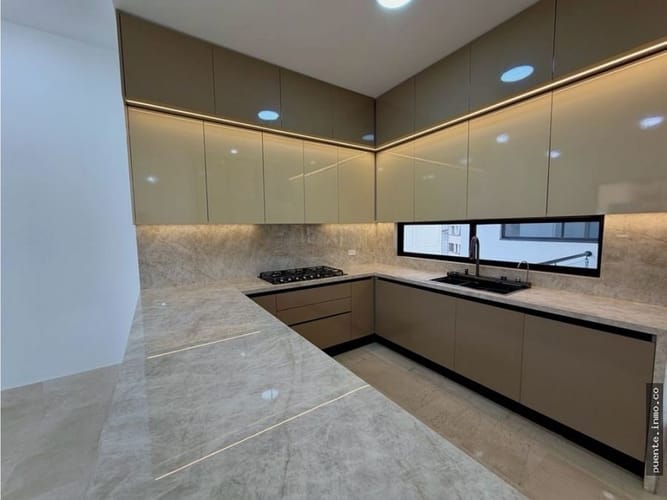 Apartamento de 3 alcobas en arriendo en Santa Teresita, Cali, 244 m² · foto 4 de 24