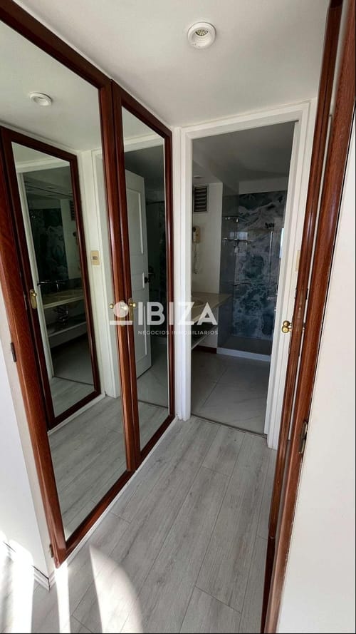 Alquiler Apartamento frente al Golf 3 dormitorios, servicio y garage · Foto 6