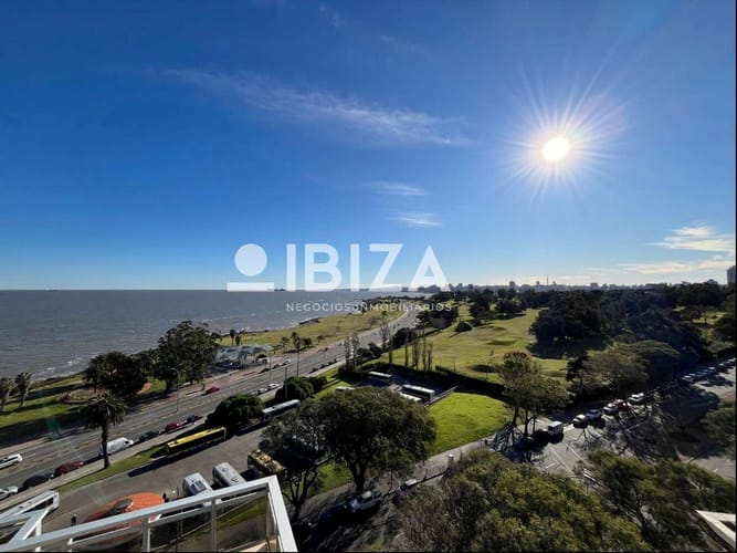 Alquiler Apartamento frente al Golf 3 dormitorios, servicio y garage · Foto 7