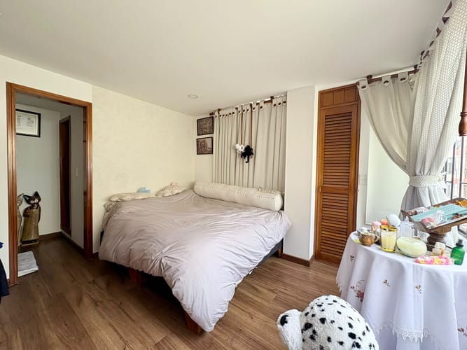 Apartamento de 3 alcobas en venta en Los Cedros, Bogotá, 60 m² · foto 3 de 17