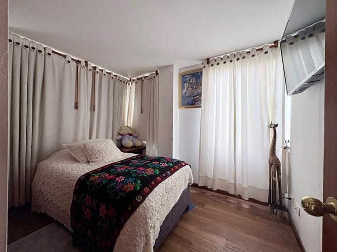 Apartamento de 3 alcobas en venta en Los Cedros, Bogotá, 60 m² · foto 7 de 17