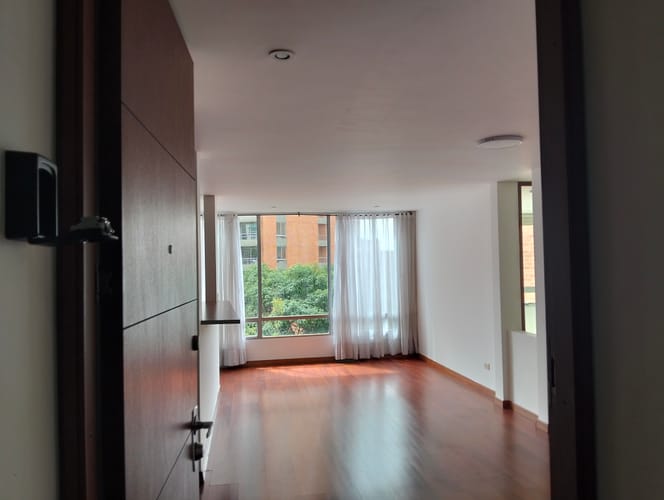 Apartamento de 3 alcobas en arriendo en Centro Internacional, Bogotá, 71 m² · foto 4 de 11