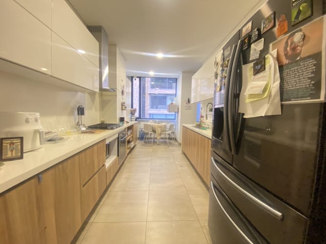 Apartamento de 2 alcobas en arriendo en Chico, Bogotá, 136 m² · foto 10 de 22