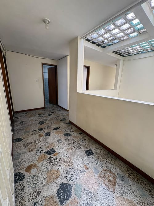 Casa de 6 alcobas en venta en Primavera Occidental - Puente Aranda, Bogotá, 251 m² · foto 18 de 24