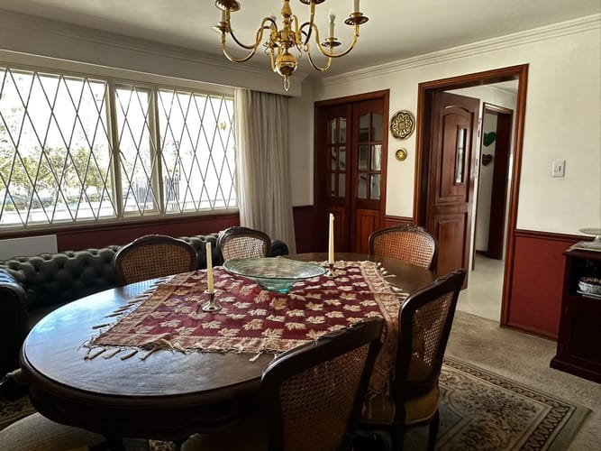 Casa de 3 alcobas en venta en Chicó Navarra, Bogotá, 225 m² · foto 2 de 19