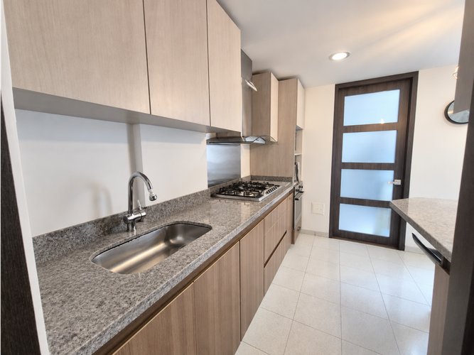 Apartamento de 2 alcobas en venta en Santa Barbara, Bogotá, 91 m² · foto 6 de 17