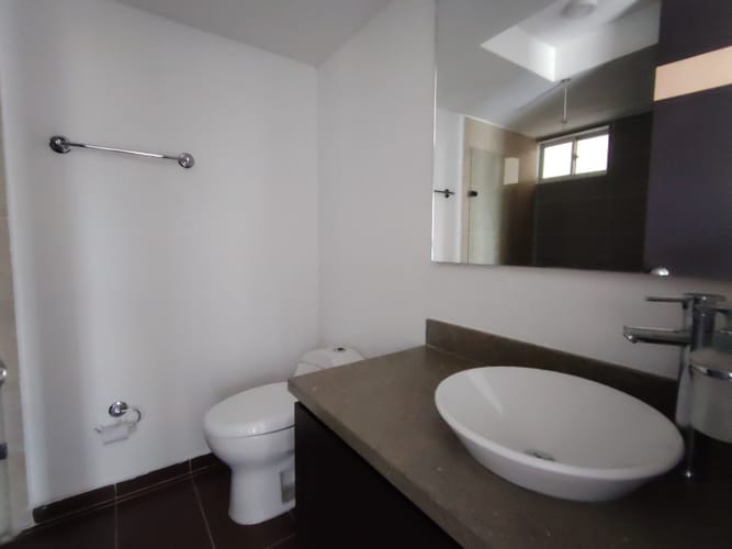 Apartamento de 3 alcobas en arriendo en Ciudad Jardin, Cali, 90 m² · foto 2 de 9