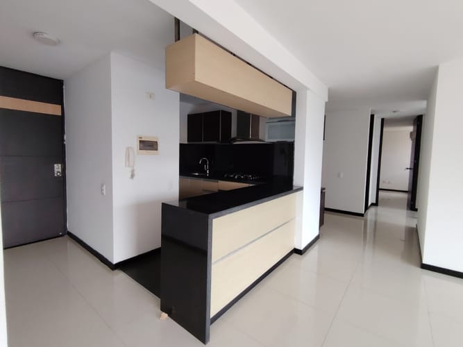 Apartamento de 3 alcobas en arriendo en Ciudad Jardin, Cali, 90 m² · foto 3 de 9