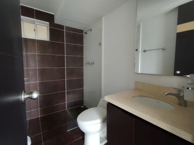 Apartamento de 3 alcobas en arriendo en Ciudad Jardin, Cali, 90 m² · foto 7 de 9