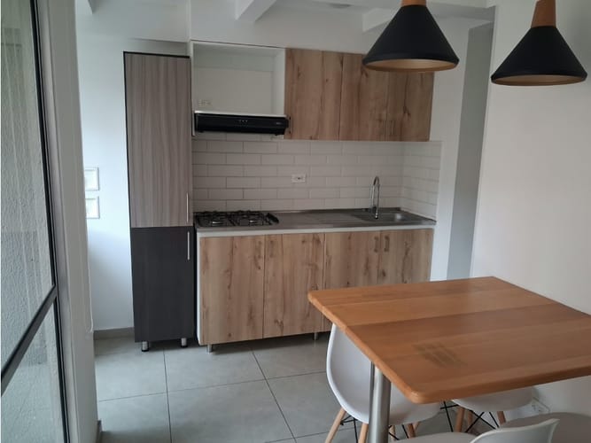 Apartamento de 2 alcobas en arriendo en Las Lomitas, Sabaneta, 63 m² · foto 3 de 24