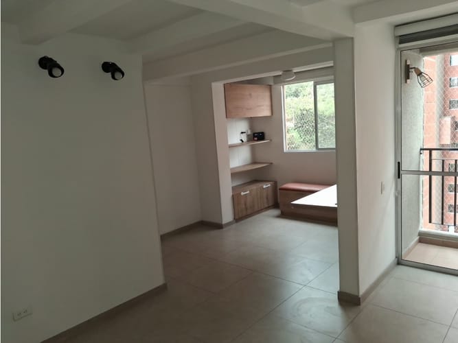 Apartamento de 2 alcobas en arriendo en Las Lomitas, Sabaneta, 63 m² · foto 7 de 24