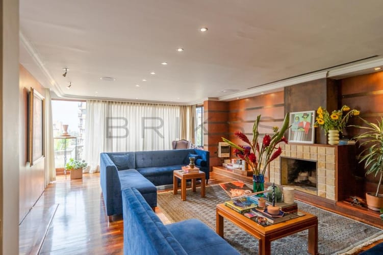 Apartamento de 6 alcobas en arriendo en El Refugio, Bogotá, 620 m² · foto 3 de 24