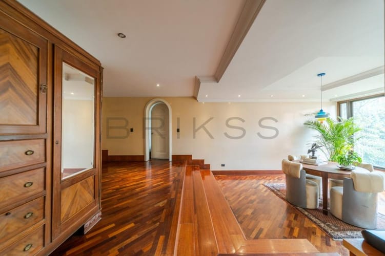 Apartamento de 6 alcobas en arriendo en El Refugio, Bogotá, 620 m² · foto 12 de 24