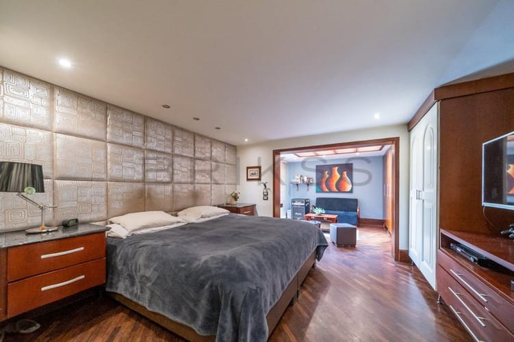 Apartamento de 6 alcobas en arriendo en El Refugio, Bogotá, 620 m² · foto 23 de 24