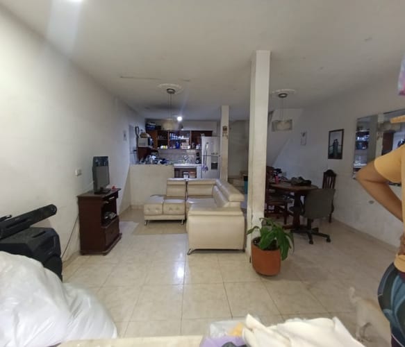 Casa de 4 alcobas en venta en Promociones Populares B, Cali, 145 m² · foto 3 de 18