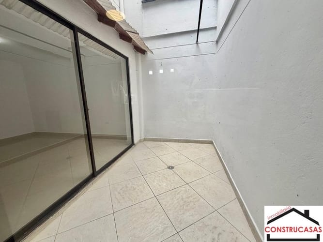 Casa de 3 alcobas en arriendo en La Gloria, Medellín, 175 m² · foto 4 de 14