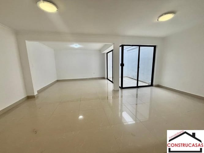 Casa de 3 alcobas en arriendo en La Gloria, Medellín, 175 m² · foto 6 de 14