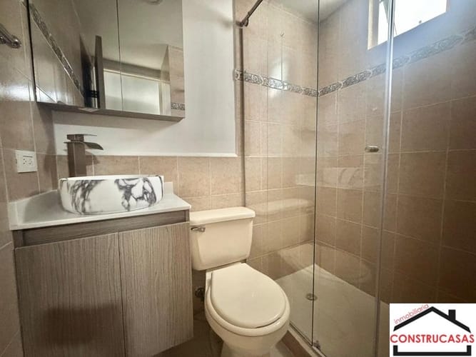 Casa de 3 alcobas en arriendo en La Gloria, Medellín, 175 m² · foto 10 de 14