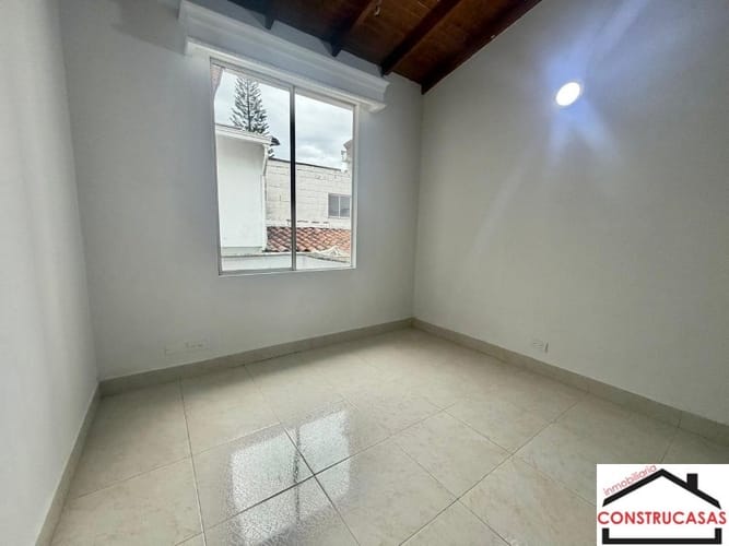 Casa de 3 alcobas en arriendo en La Gloria, Medellín, 175 m² · foto 14 de 14