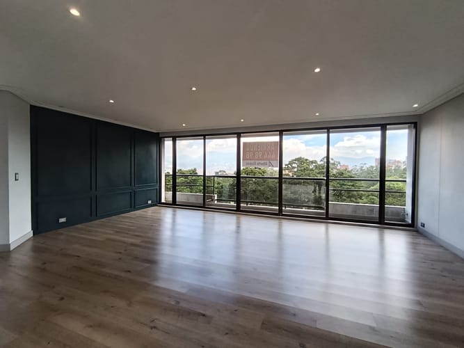 Apartamento de 3 alcobas en arriendo en El Diamante No. 2, Medellín, 370 m² · foto 2 de 20