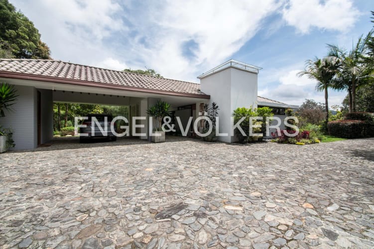 Casa de 4 alcobas en venta en Loma Del Escobero, Envigado, 422 m² · foto 18 de 20