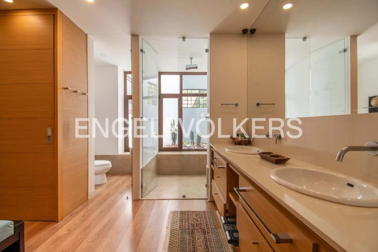 Casa de 4 alcobas en venta en Loma Del Escobero, Envigado, 422 m² · foto 8 de 20
