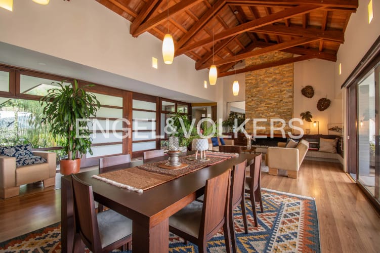 Casa de 4 alcobas en venta en Loma Del Escobero, Envigado, 422 m² · foto 3 de 20