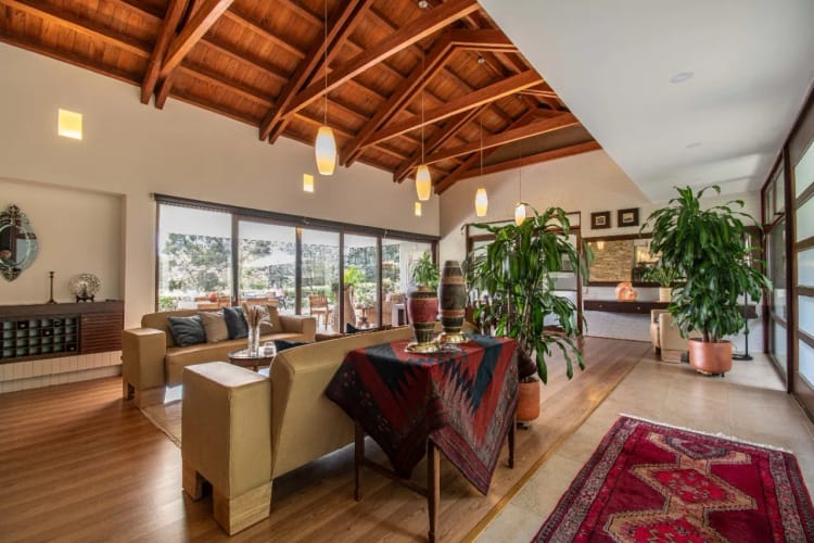 Casa de 4 alcobas en venta en Loma Del Escobero, Envigado, 422 m² · foto 2 de 20