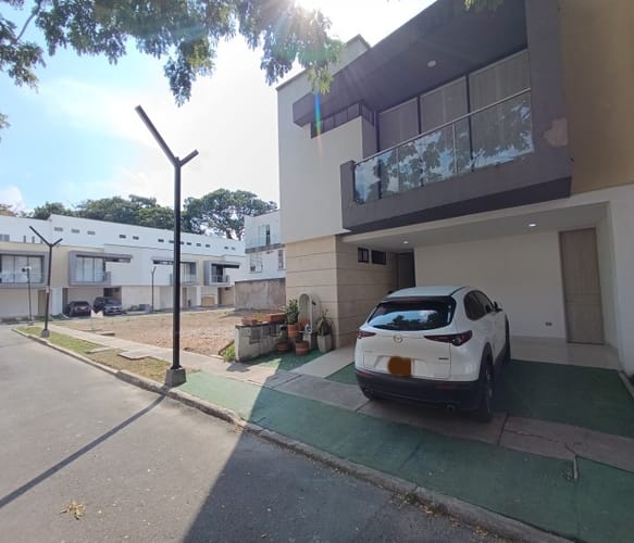 Casa de 4 alcobas en venta en La Morada, Jamundí, 220 m² · foto 2 de 10
