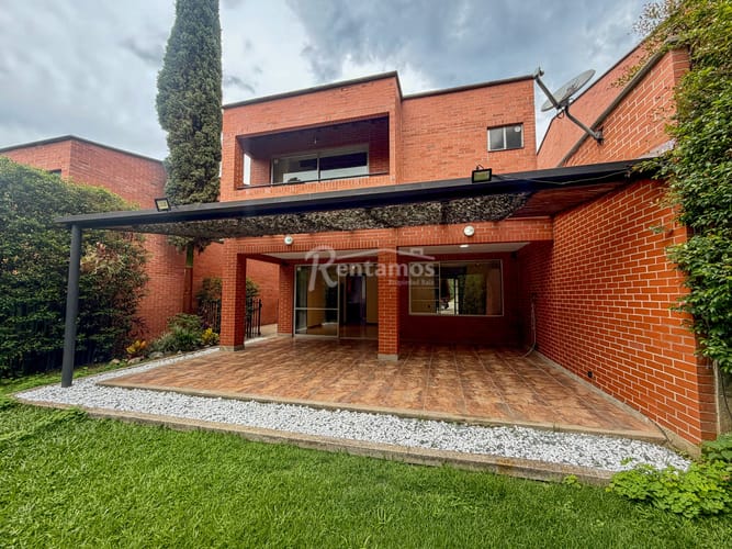 Casa de 3 alcobas en arriendo en Bosques De Zuñiga, Envigado, 250 m² · foto 6 de 24
