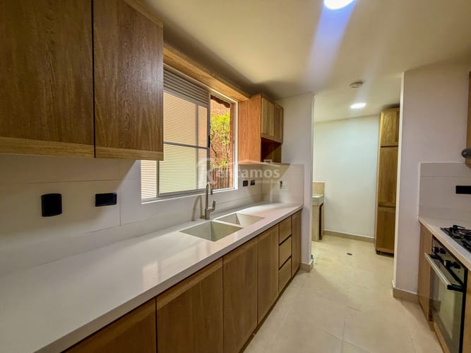 Casa de 3 alcobas en arriendo en Bosques De Zuñiga, Envigado, 250 m² · foto 9 de 24