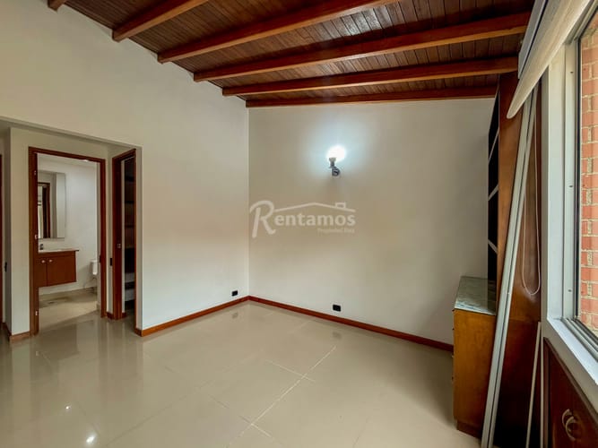 Casa de 3 alcobas en arriendo en Bosques De Zuñiga, Envigado, 250 m² · foto 19 de 24