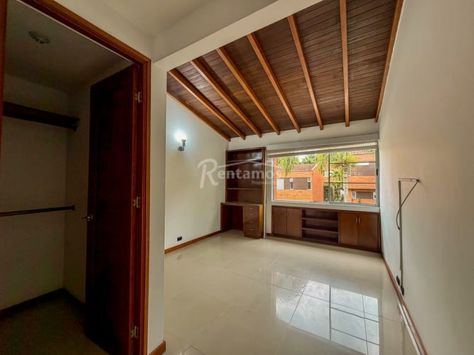Casa de 3 alcobas en arriendo en Bosques De Zuñiga, Envigado, 250 m² · foto 20 de 24