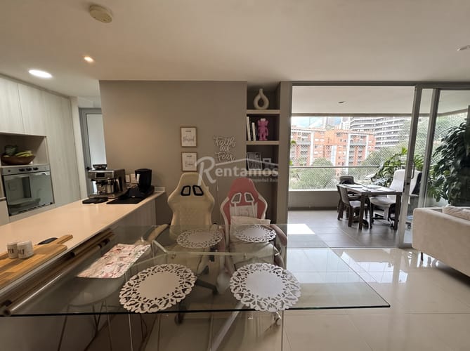 Apartamento de 3 alcobas en arriendo en El Poblado, Envigado, 123 m² · foto 2 de 21