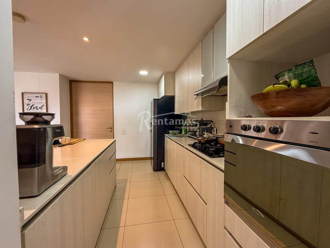 Apartamento de 3 alcobas en arriendo en El Poblado, Envigado, 123 m² · foto 7 de 21