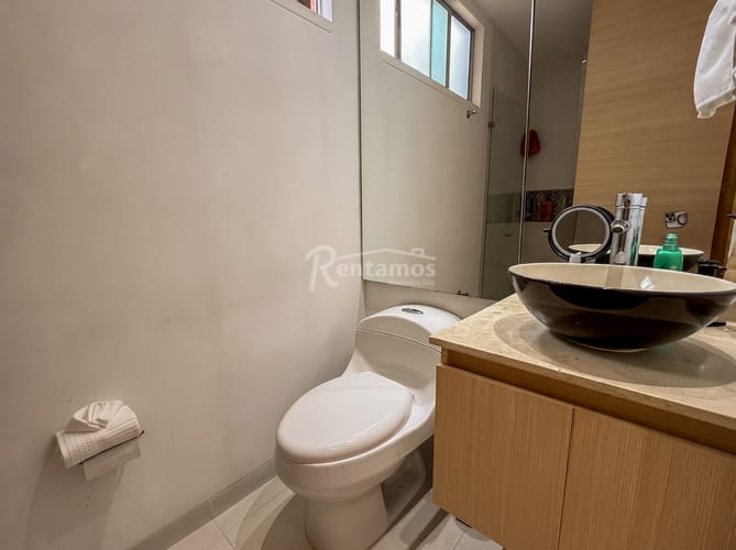Apartamento de 3 alcobas en arriendo en El Poblado, Envigado, 123 m² · foto 12 de 21