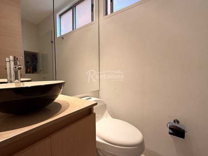 Apartamento de 3 alcobas en arriendo en El Poblado, Envigado, 123 m² · foto 17 de 21