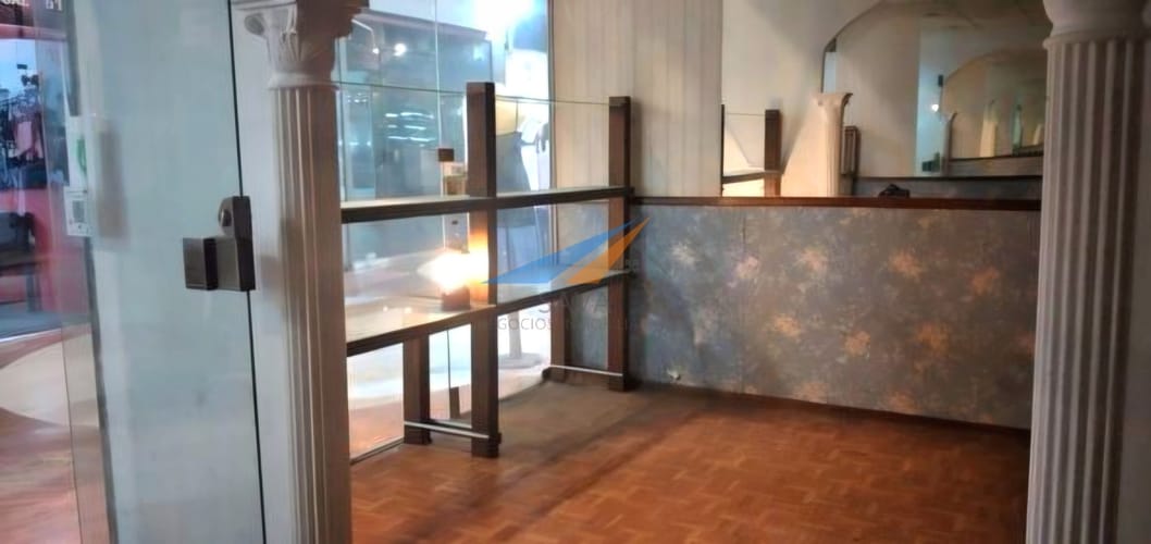 Alquiler Locales Comerciales Unificados en el Centro! Galería Libertador · Foto 2