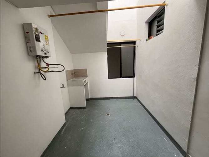 Casa de 3 alcobas en arriendo en Alcala, Envigado, 100 m² · foto 2 de 14