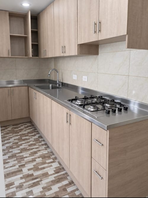 Apartamento de 3 alcobas en venta en Centro, Itagüí, 67 m² · foto 2 de 24