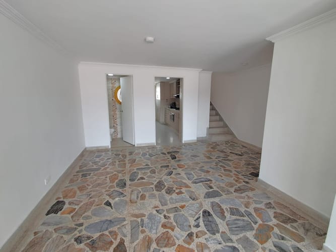 Apartamento de 4 alcobas en arriendo en Florida Nueva, Medellín, 184 m² · foto 2 de 24