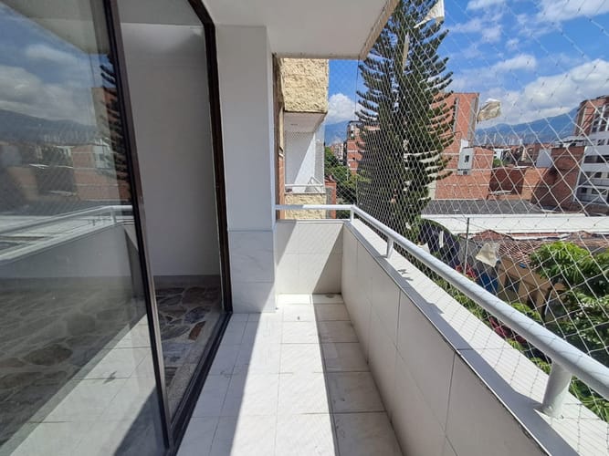 Apartamento de 4 alcobas en arriendo en Florida Nueva, Medellín, 184 m² · foto 4 de 24