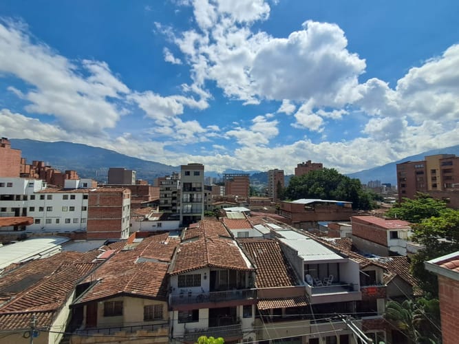 Apartamento de 4 alcobas en arriendo en Florida Nueva, Medellín, 184 m² · foto 5 de 24