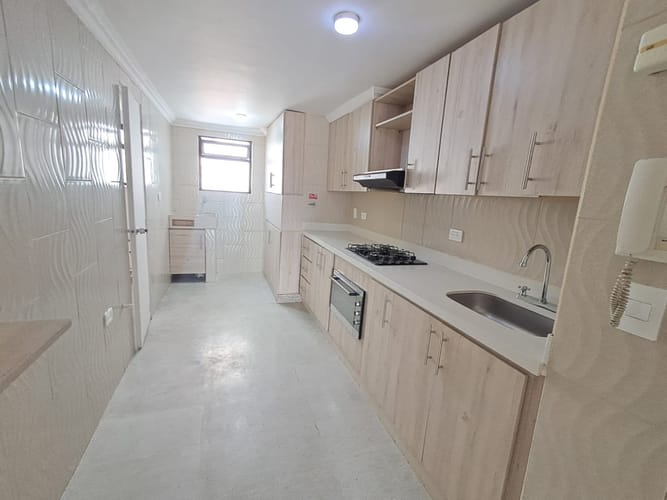 Apartamento de 4 alcobas en arriendo en Florida Nueva, Medellín, 184 m² · foto 6 de 24