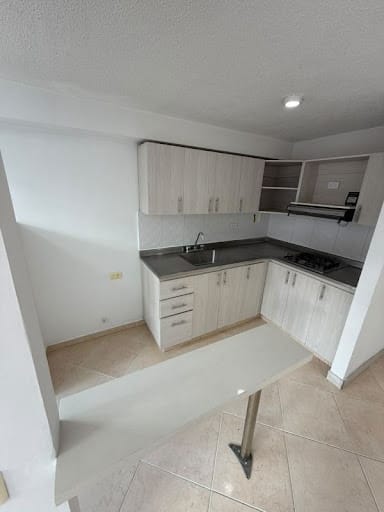 Apartamento de 3 alcobas en arriendo en Camino Verde, Envigado, 65 m² · foto 5 de 12